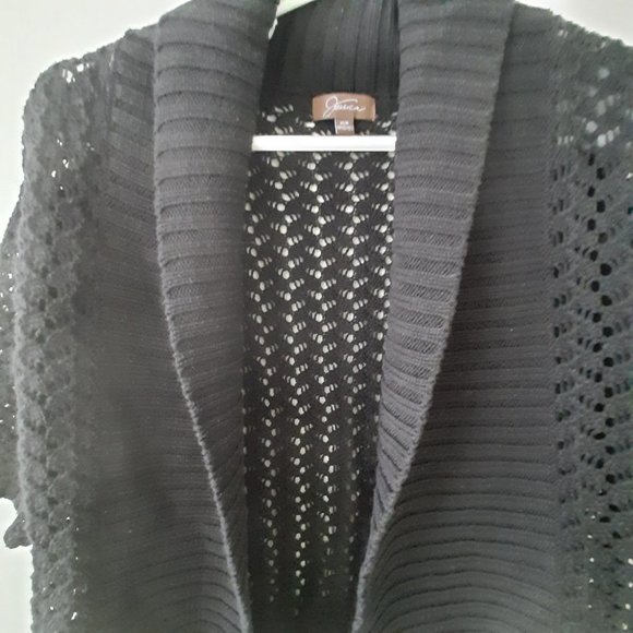 Jessica  sweater/shrug/bolero jacket. Black.  Short sleeve.size M. - Picture 7 of 16